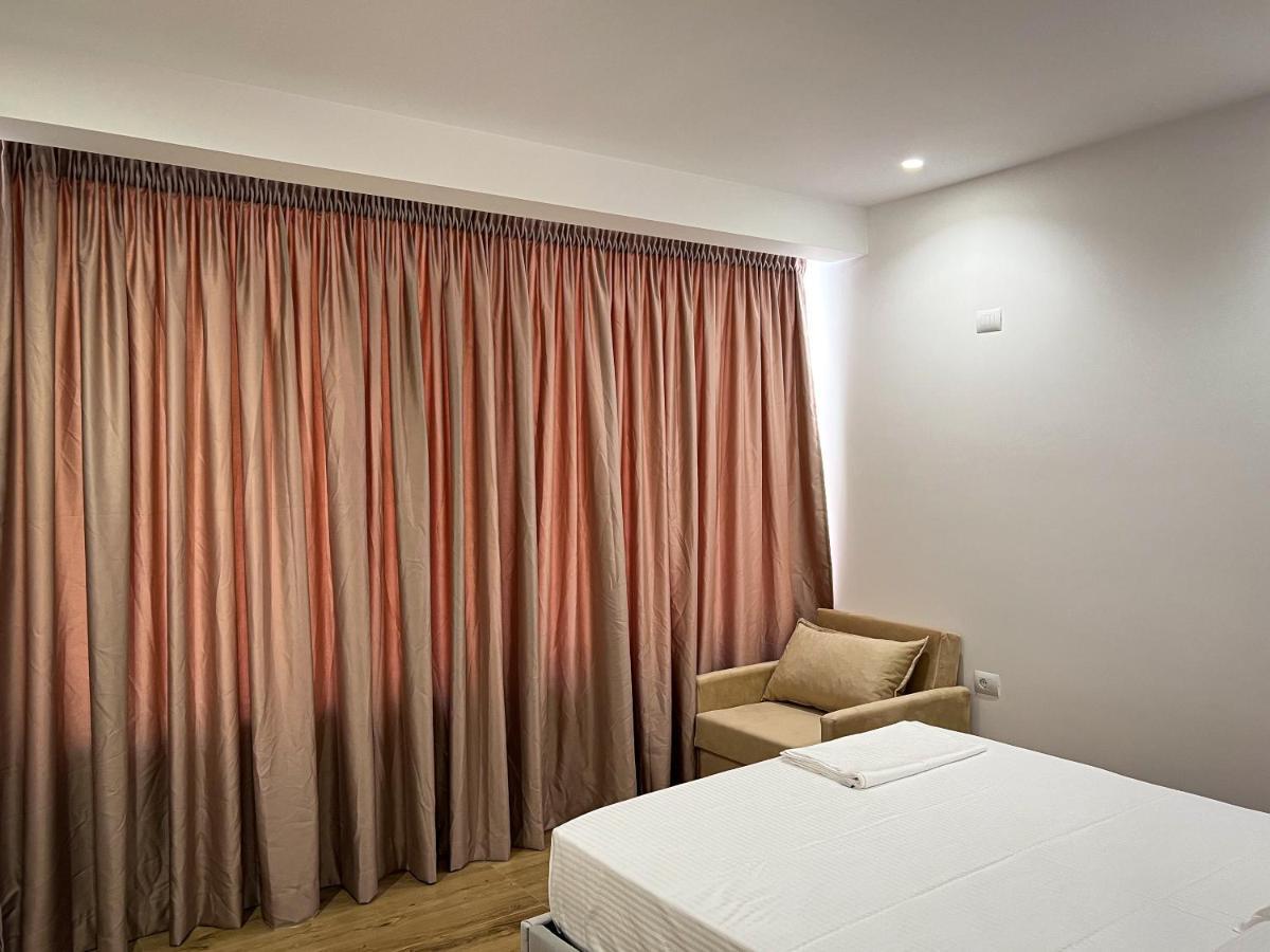 Klea B Apartments Sarandë Esterno foto