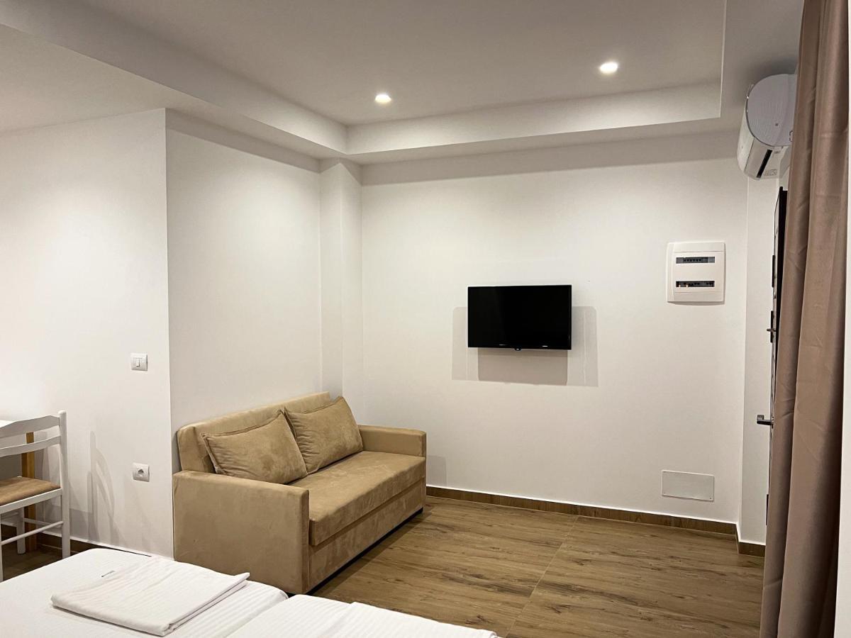Klea B Apartments Sarandë Esterno foto